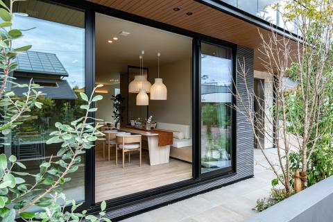 外と中がつながるテラス