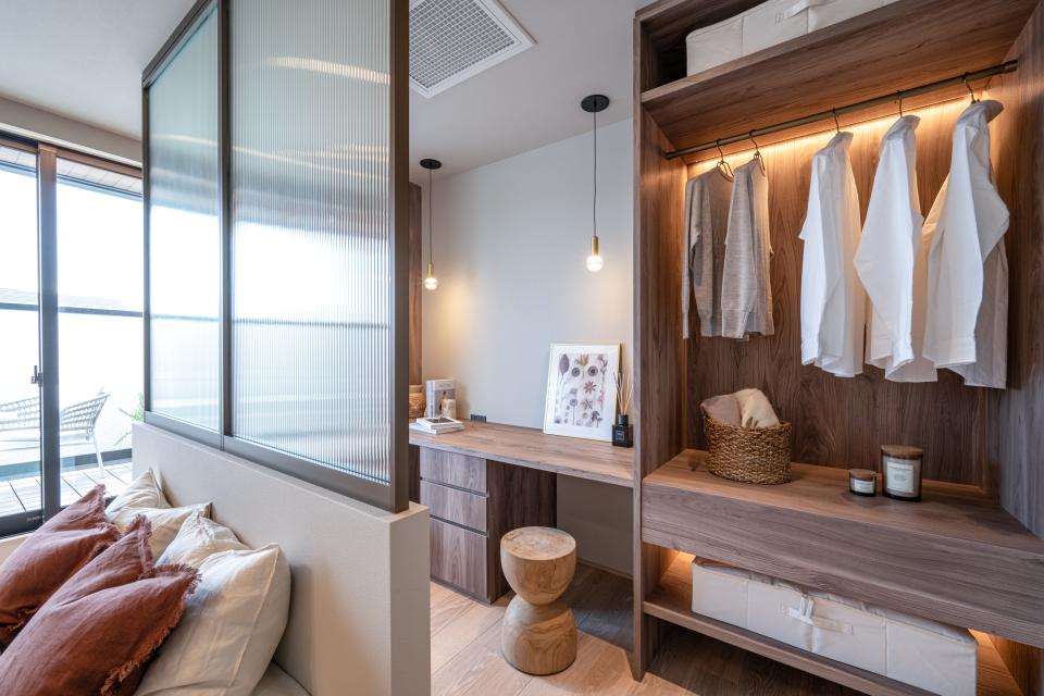 身支度もスムーズなオープンクローゼット