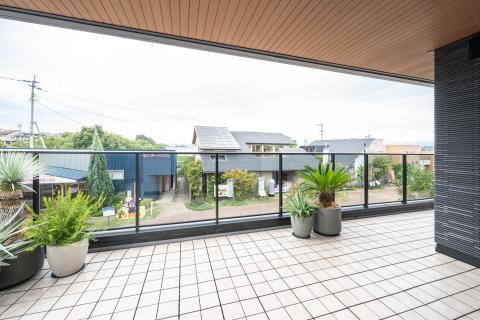 開放感に溢れた広々バルコニー