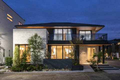 ライティングでも楽しませてくれる外観