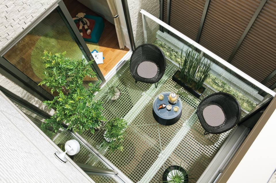 周りの視線を気にせず思い切りくつろげるバルコニー